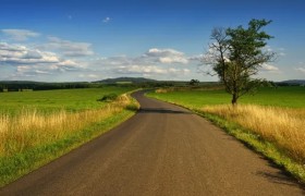 如何通过参加理财比赛来实现财务自由